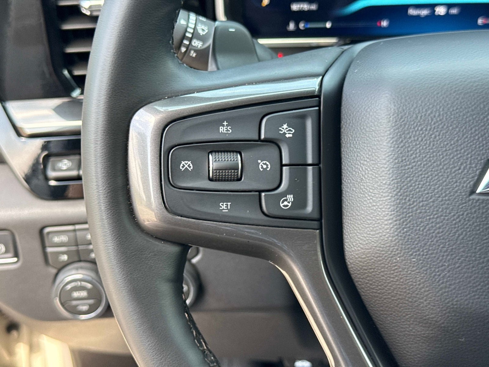 Used 2026 Chevrolet Silverado 1500 ZR2 w/ Dark Appearance Package AWD/4WD image 31