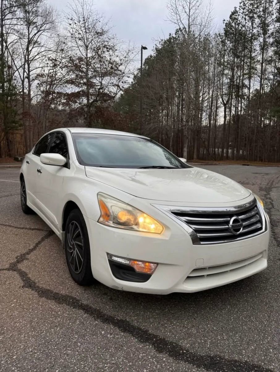 Used 2015 Nissan Altima 2.5 S w/ Power Driver Seat Package FWD image 1