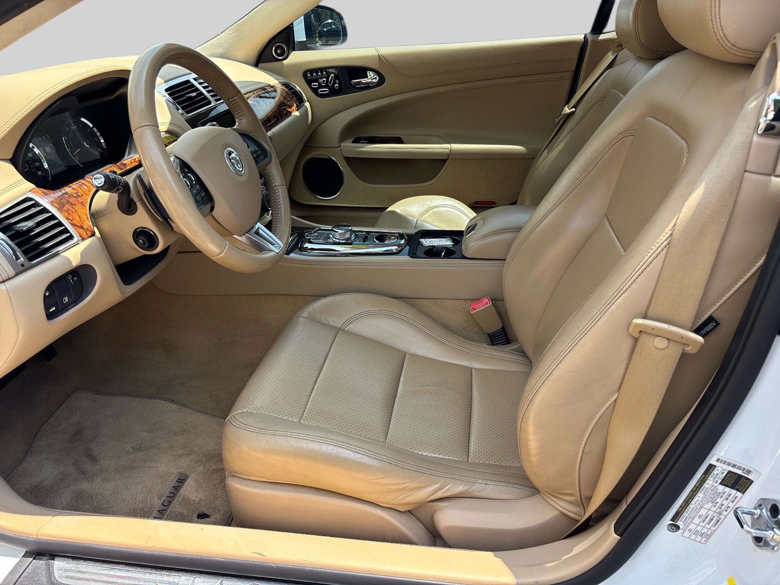 Used 2012 Jaguar XK Coupe RWD image 6