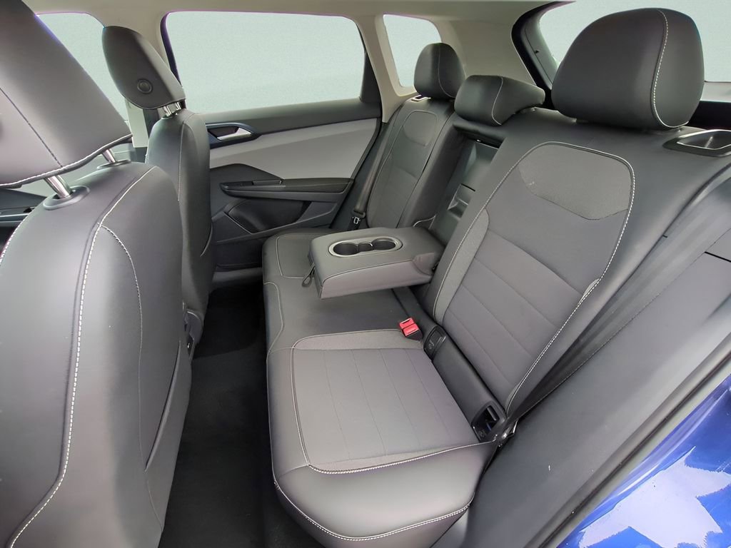 Used 2024 Volkswagen Taos SE image 14