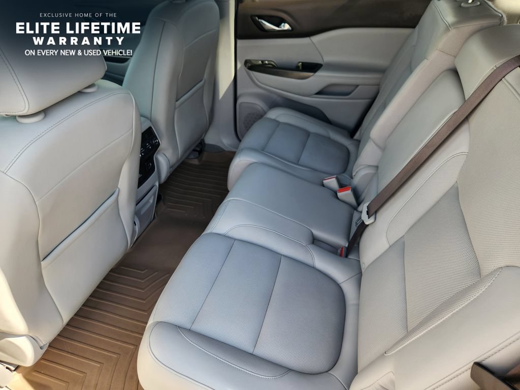 Used 2017 GMC Acadia SLT FWD image 32