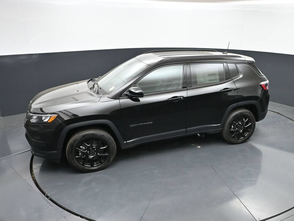 New 2026 Jeep Compass Latitude AWD/4WD image 40