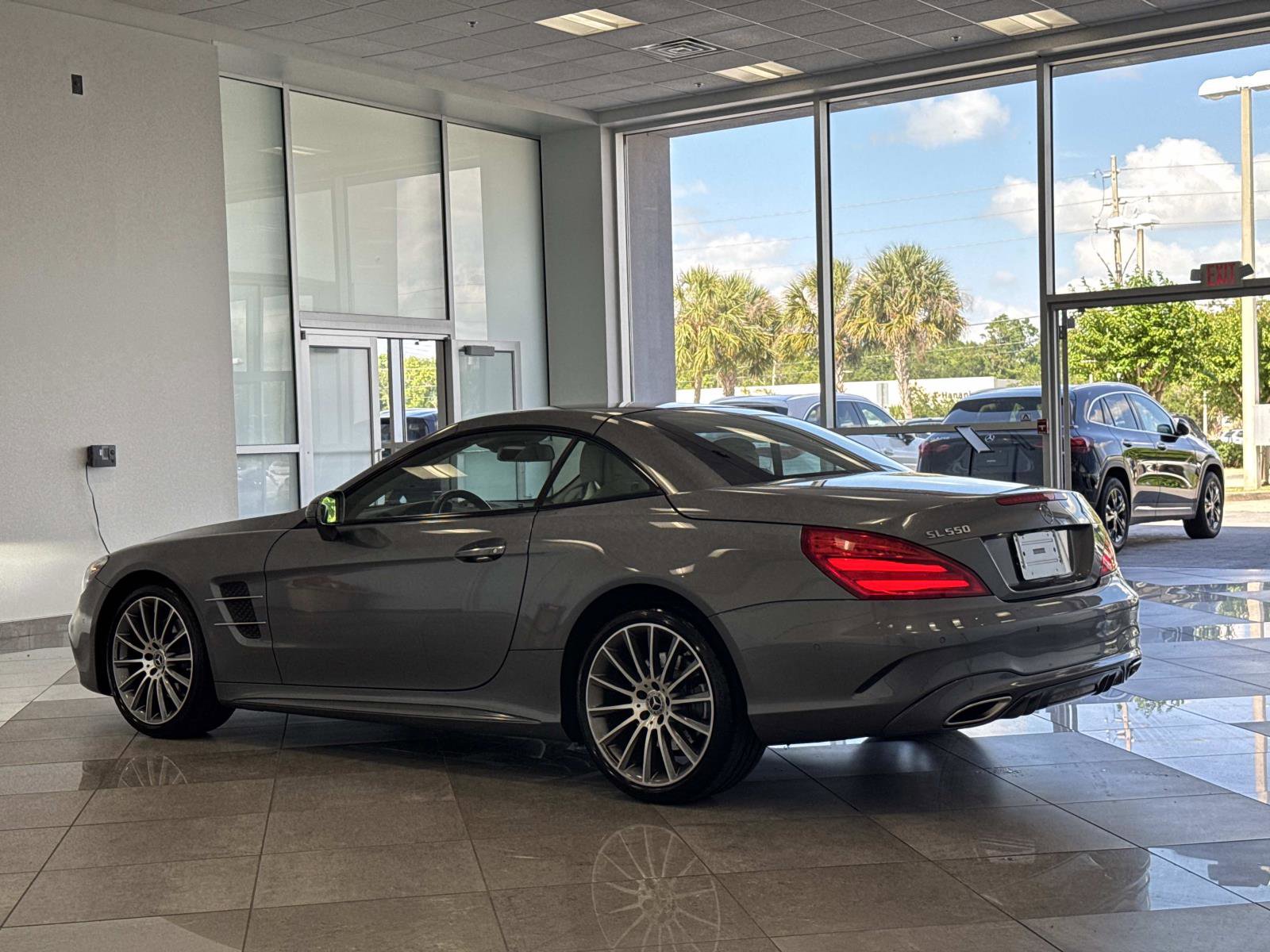 Used 2017 Mercedes-Benz SL 550 image 7