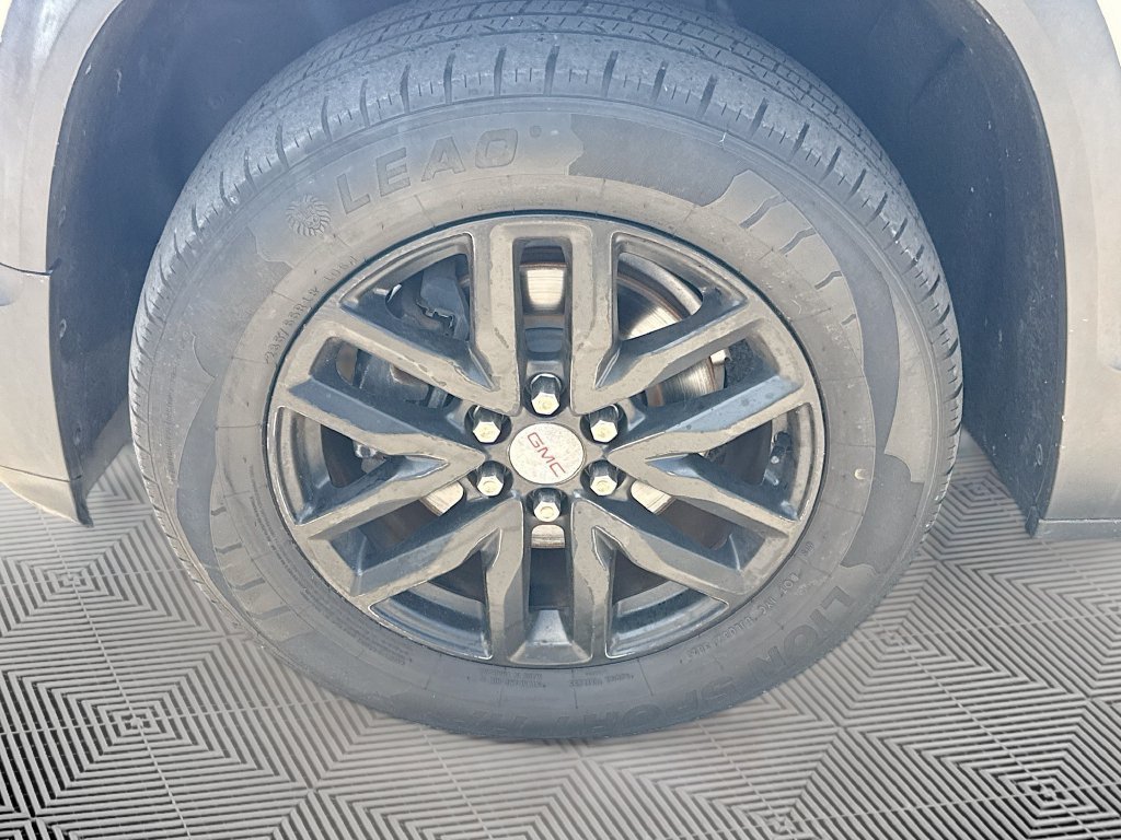 Used 2019 GMC Acadia SLT FWD image 35