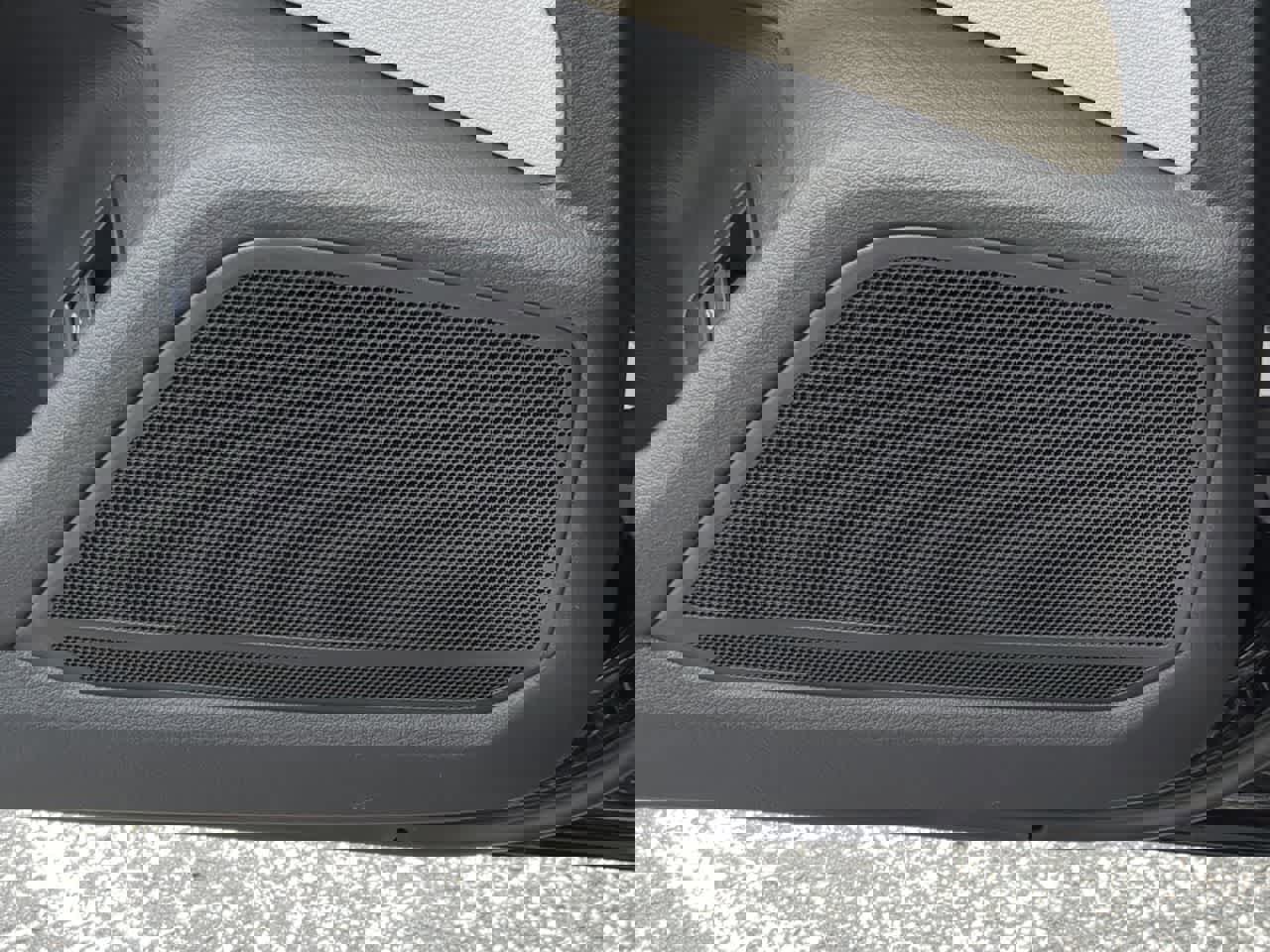 Used 2025 Audi A6 Premium image 32