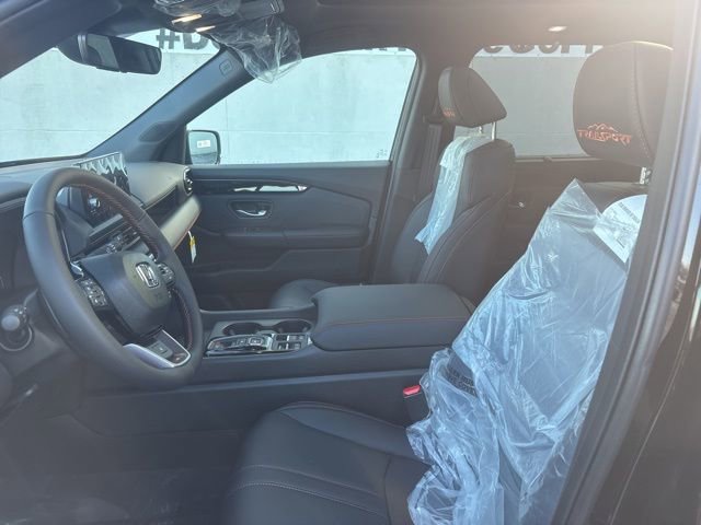 New 2025 Honda Pilot TrailSport image 9