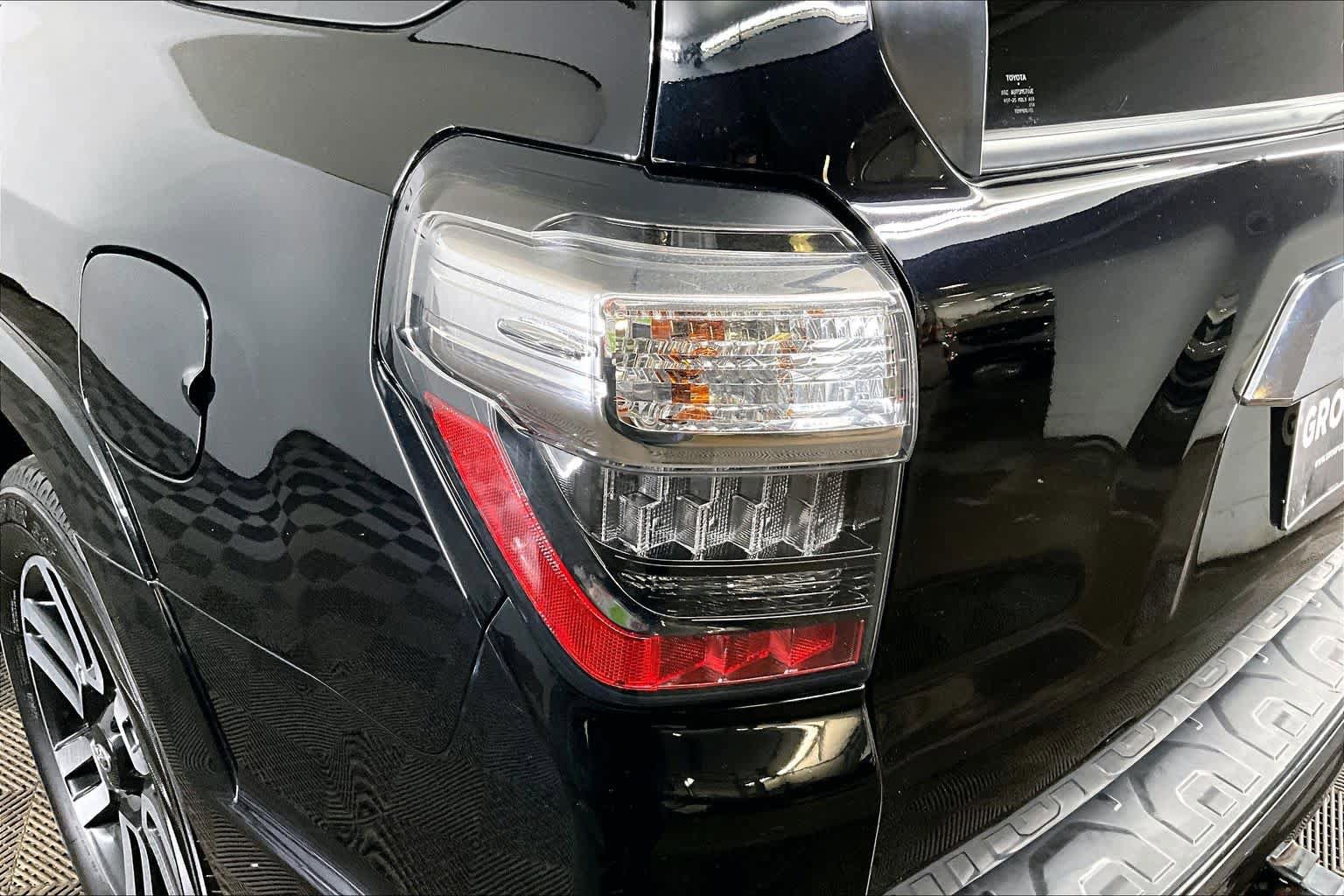 Used 2019 Toyota 4Runner Limited AWD/4WD image 28