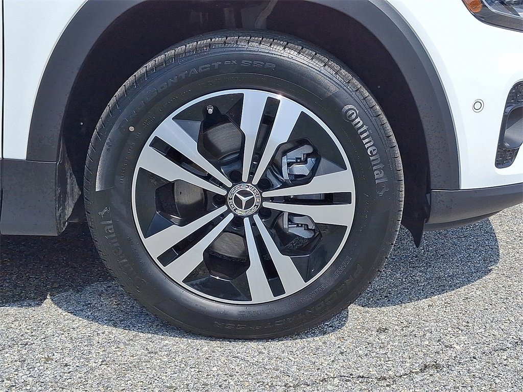 Certified 2025 Mercedes-Benz GLB 250 4MATIC image 8