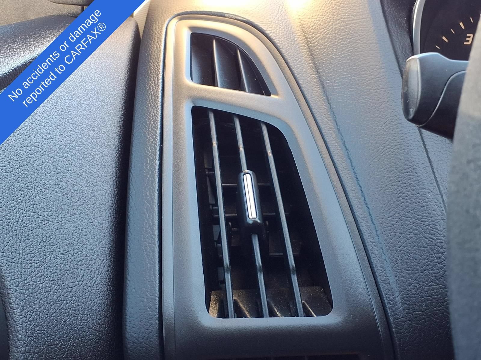 Used 2014 Ford Focus SE FWD image 29