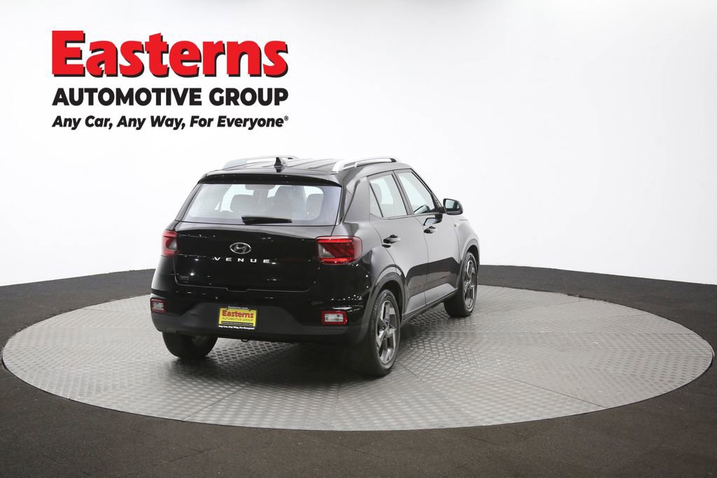 Used 2022 Hyundai Venue SEL image 39