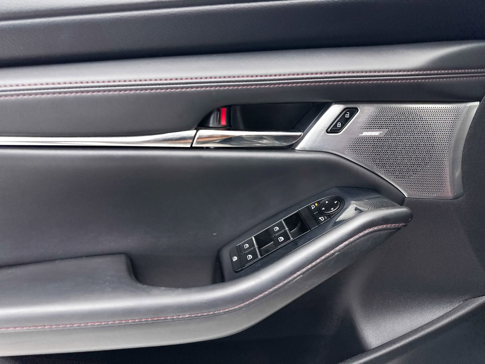 Used 2023 MAZDA MAZDA3 s image 29