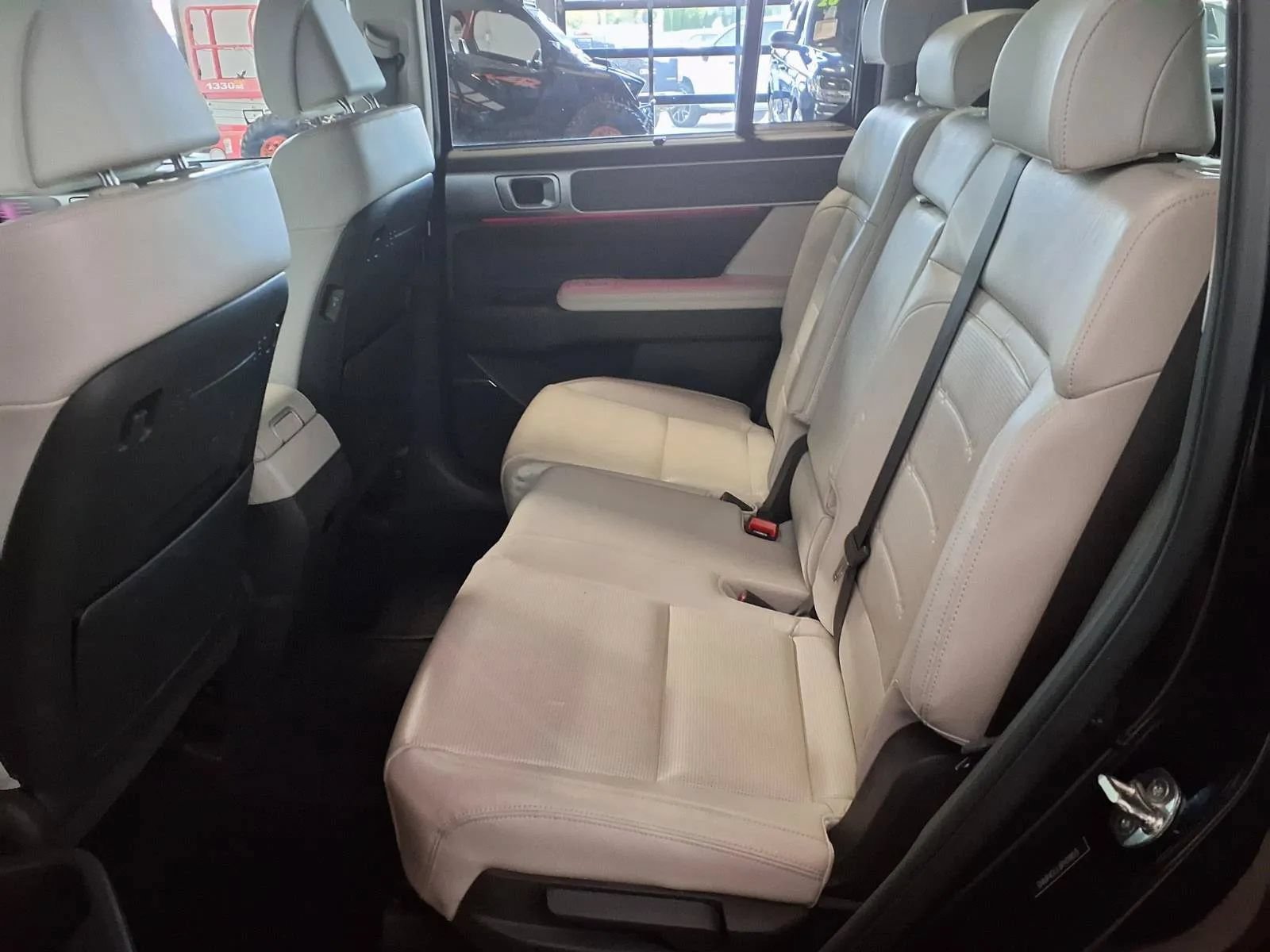 Used 2024 Hyundai Santa Fe Limited AWD/4WD image 11