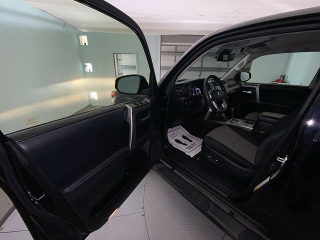 Used 2020 Toyota 4Runner SR5 AWD/4WD image 11
