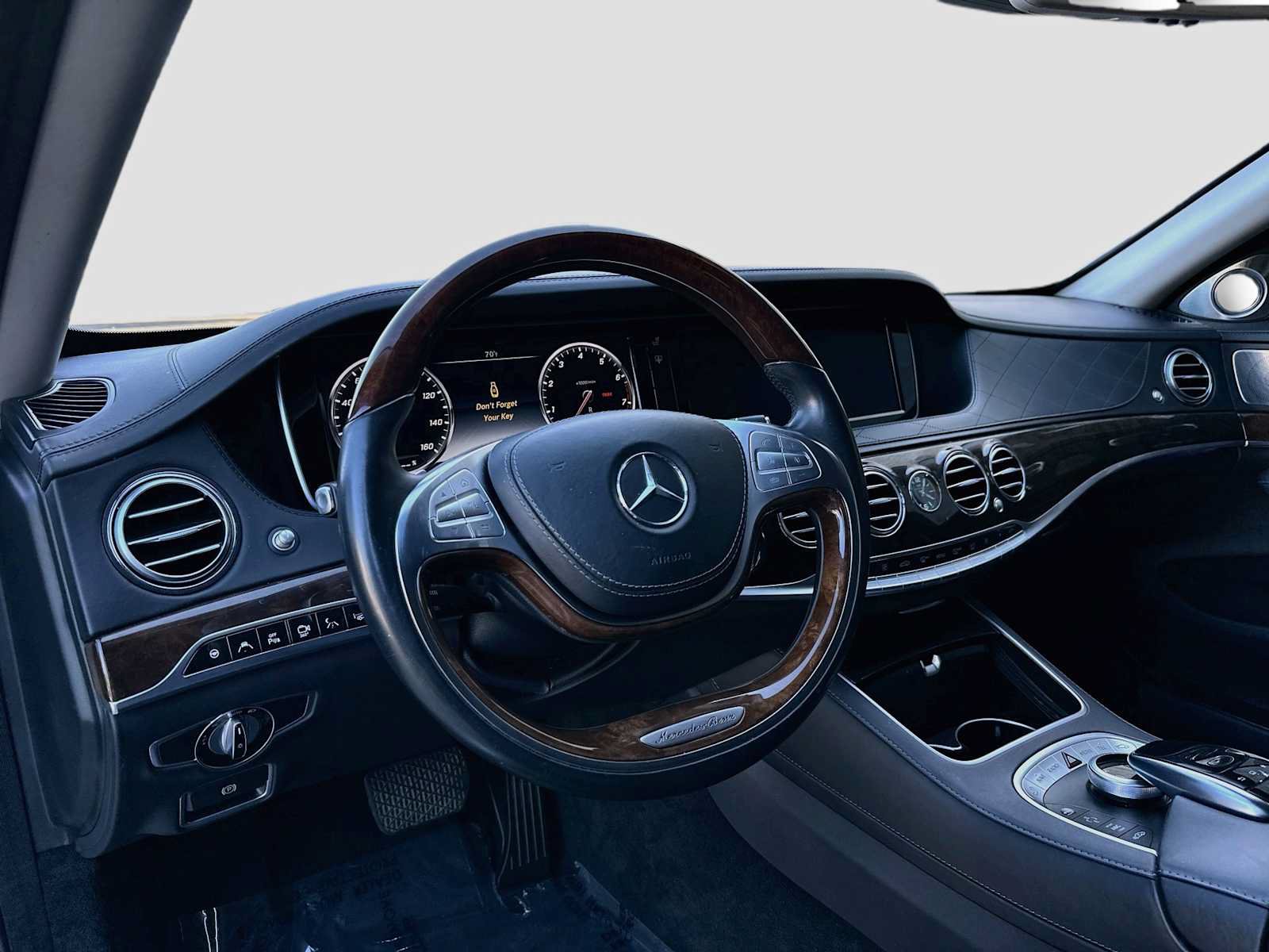 Used 2016 Mercedes-Benz Maybach S 600 image 9