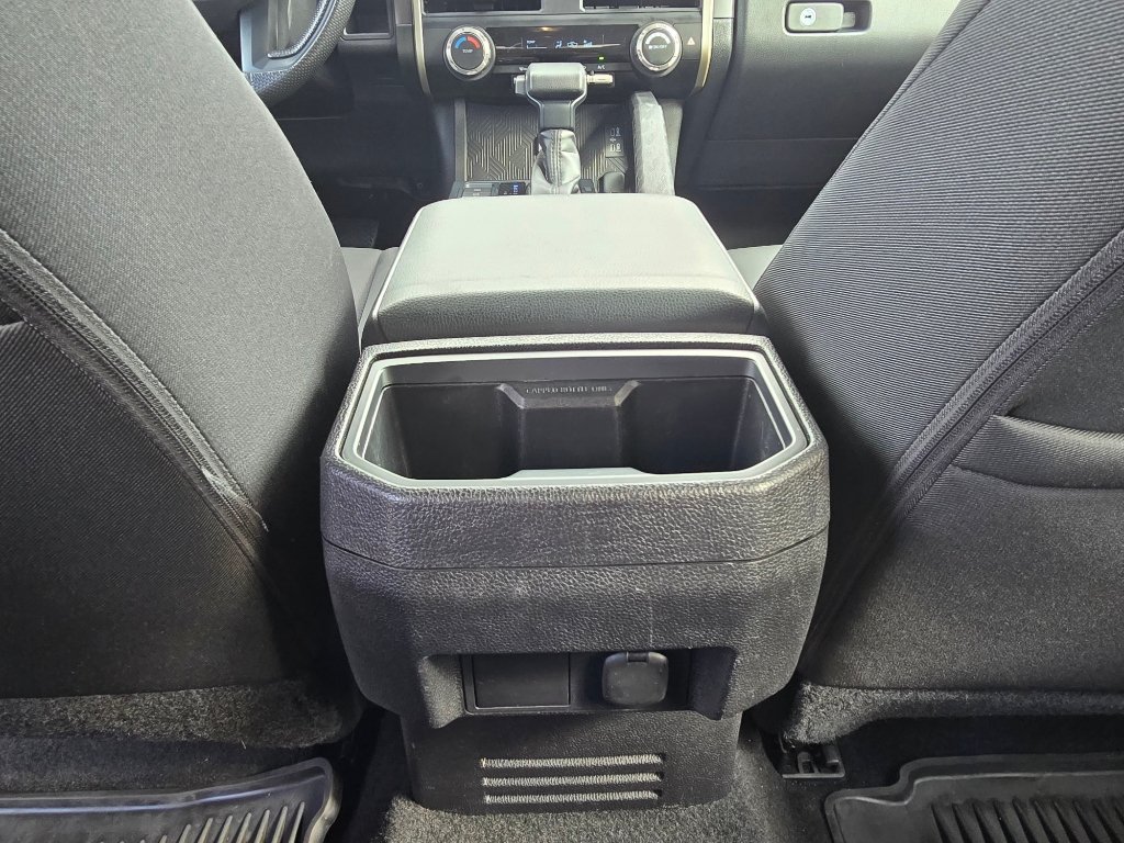 Used 2025 Toyota Tacoma SR5 AWD/4WD image 31
