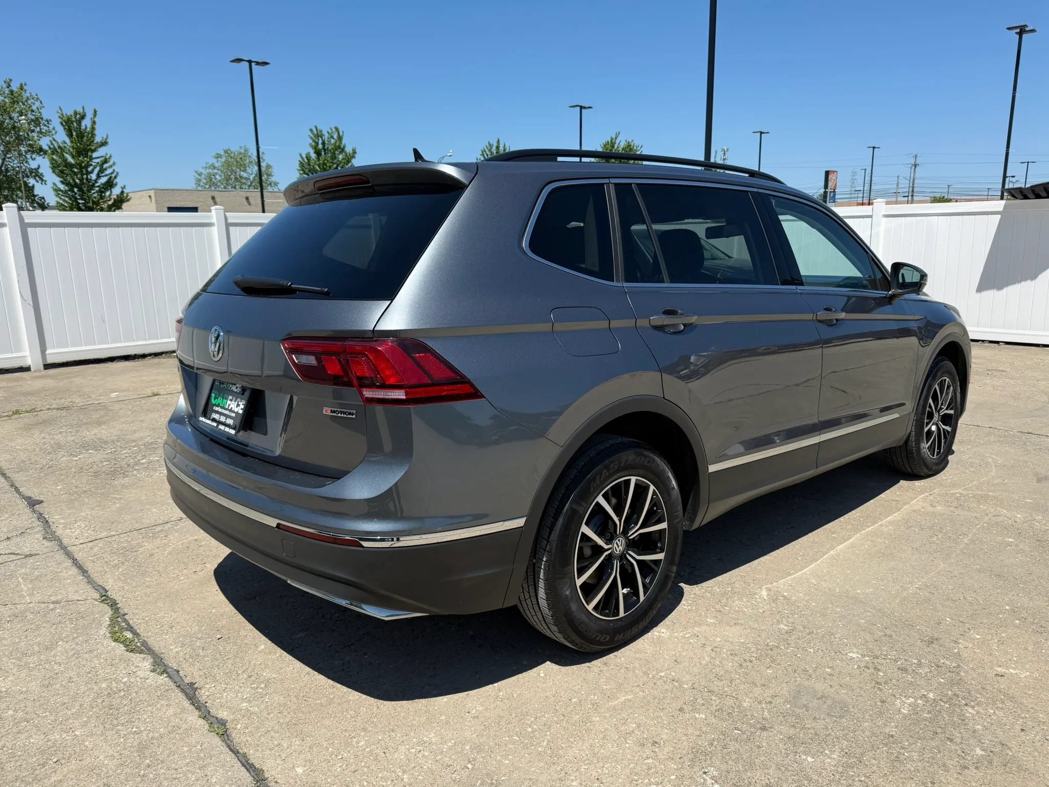 Used 2021 Volkswagen Tiguan SE R-Line AWD/4WD image 16