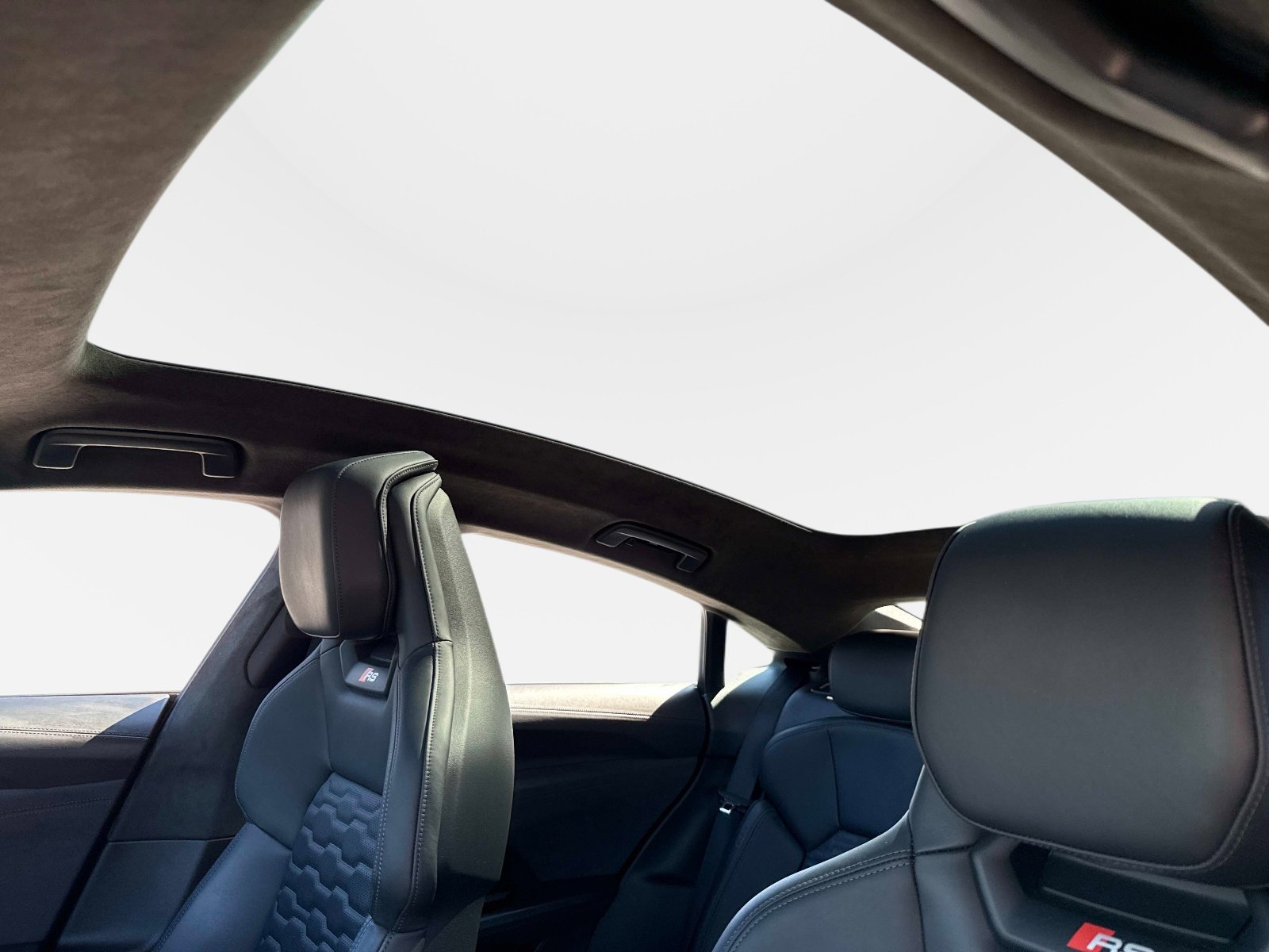 Used 2022 Audi RS e-tron GT w/ Carbon Performance Package image 23