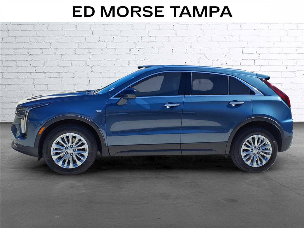 Certified 2024 Cadillac XT4 Luxury FWD image 2