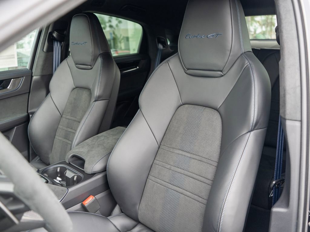 New 2026 Porsche Cayenne Turbo GT image 4