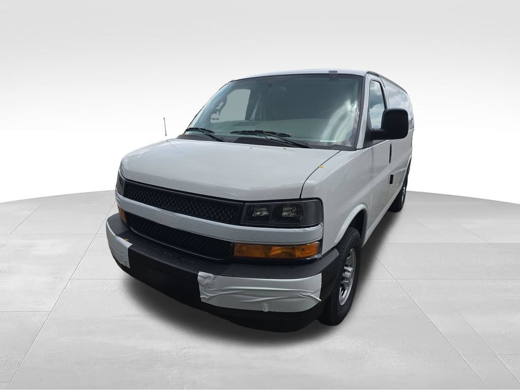 New 2026 Chevrolet Express 2500 w/ Driver Convenience Package RWD video 3