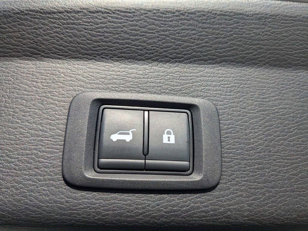 Used 2024 Mitsubishi Outlander SE image 14