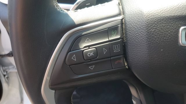 Used 2023 Jeep Grand Cherokee Laredo w/ Luxury Tech Group I AWD/4WD image 9