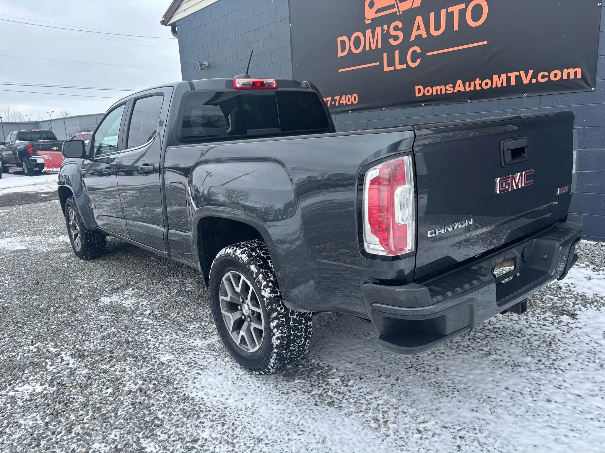 Used 2016 GMC Canyon SLE w/ All Terrain Adventure Package image 3