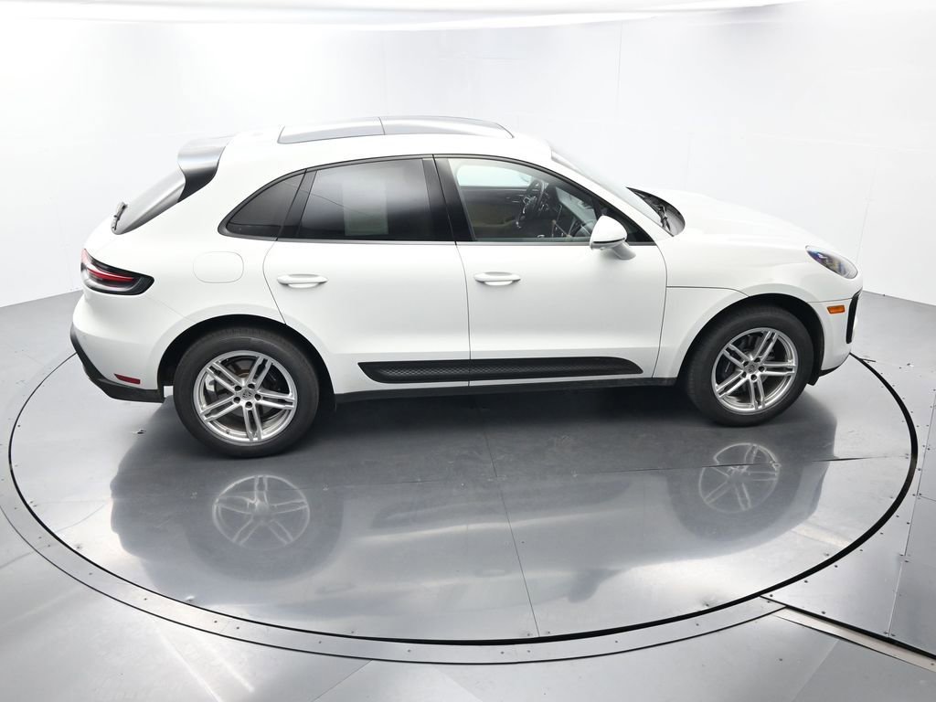 Certified 2023 Porsche Macan AWD/4WD image 40