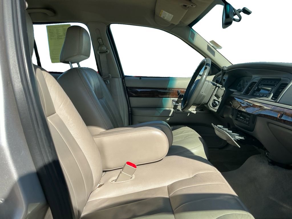 Used 2010 Mercury Grand Marquis LS image 20
