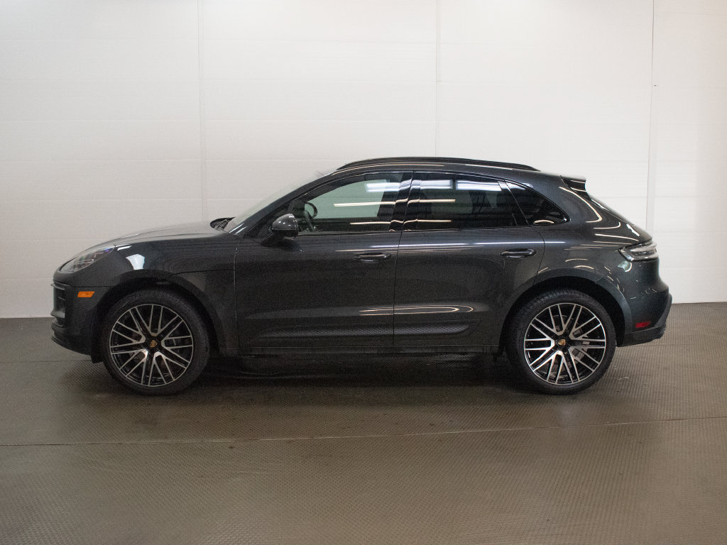 Certified 2026 Porsche Macan AWD/4WD image 2