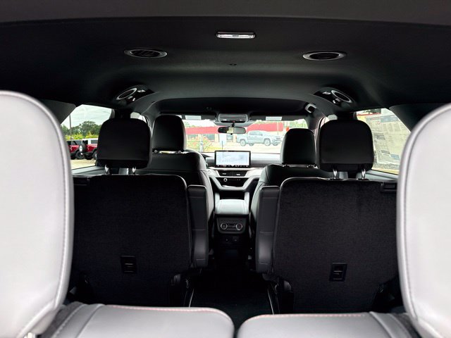 New 2027 Ford Explorer Active w/ Active Comfort Package RWD image 18