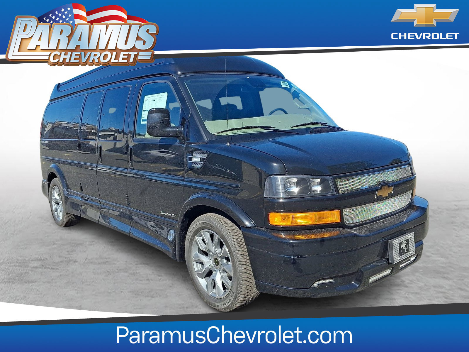 New 2026 Chevrolet Express 2500 Extended RWD image 1