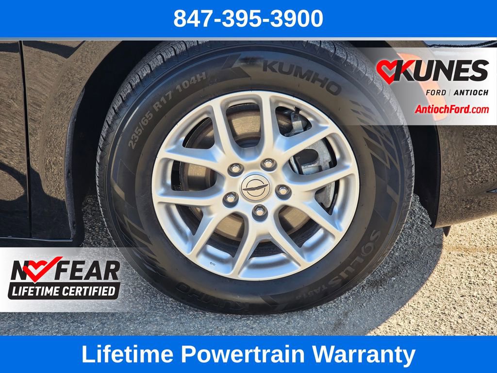 Used 2024 Chrysler Pacifica Touring-L image 9