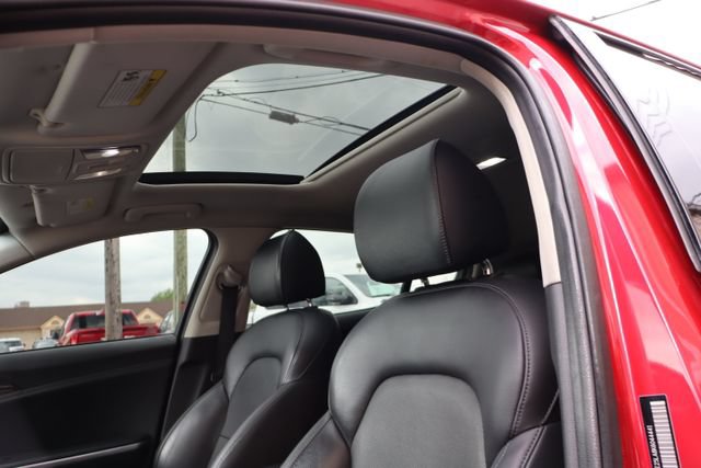 Used 2019 Kia Stinger Premium AWD/4WD image 28