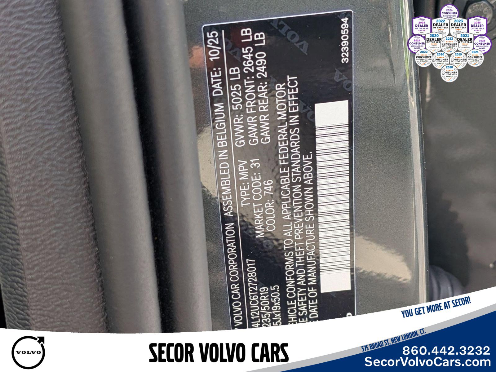 Certified 2026 Volvo XC40 B5 Plus AWD/4WD image 33