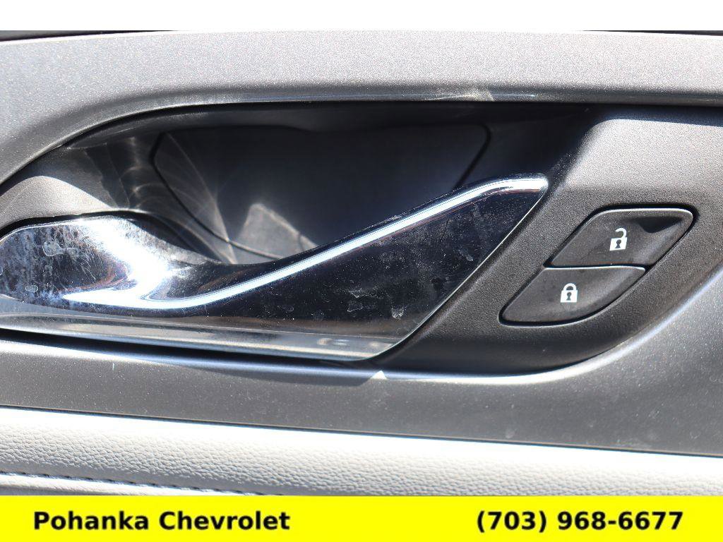 Used 2021 Chevrolet Traverse LT image 22