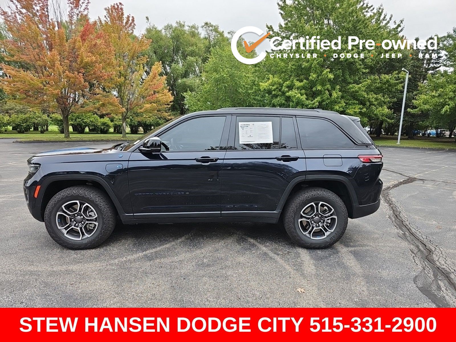 Used 2023 Jeep Grand Cherokee Trailhawk w/ Advanced Protech Group II AWD/4WD image 1