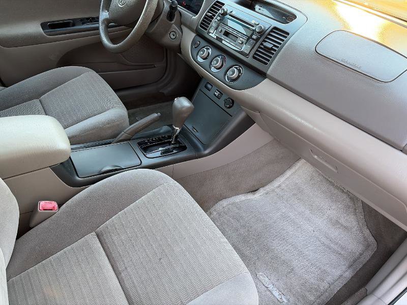 Used 2005 Toyota Camry LE image 6