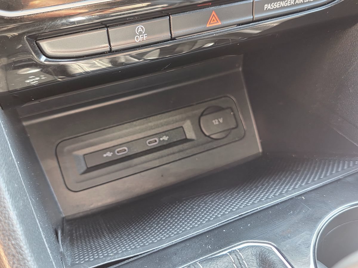 Used 2023 Volkswagen Atlas Cross Sport SE FWD image 43