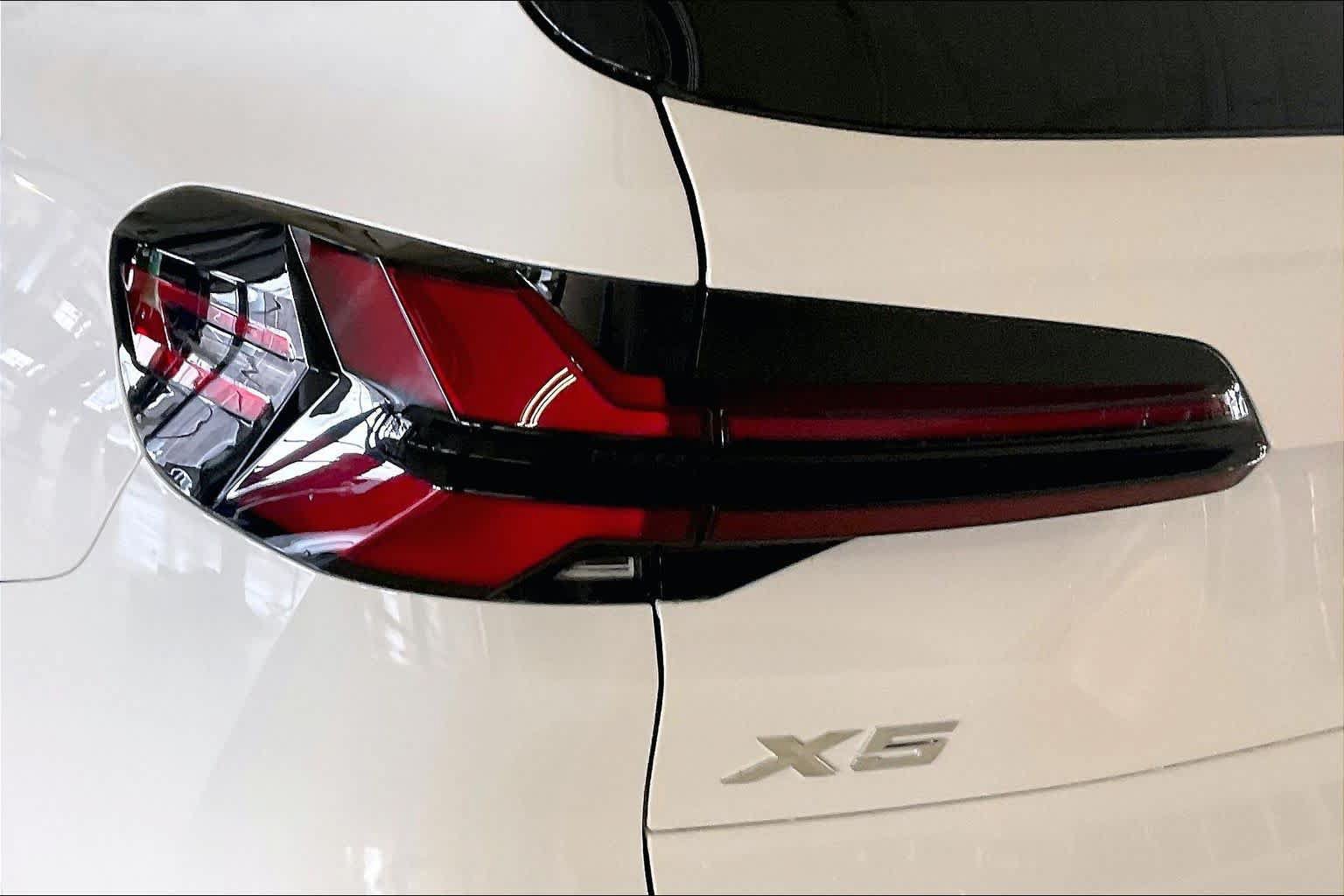 New 2026 BMW X5 xDrive40i w/ Executive Package AWD/4WD image 14
