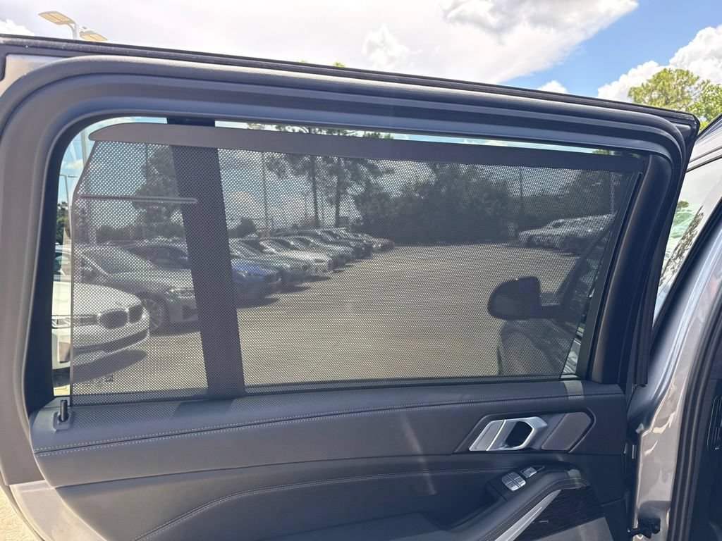 Certified 2025 BMW X7 xDrive40i w/ Executive Package AWD/4WD image 29