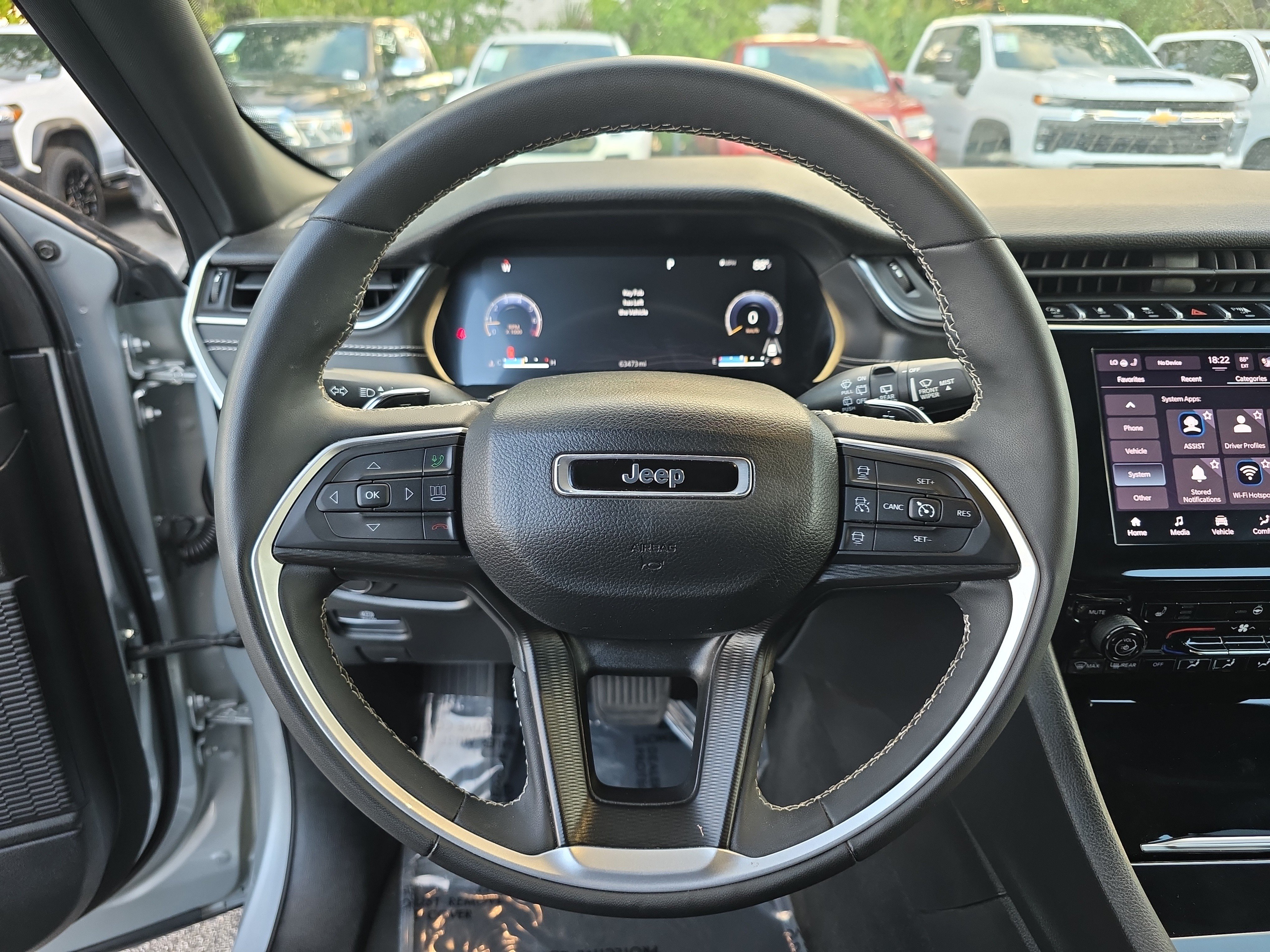 Used 2023 Jeep Grand Cherokee L Laredo RWD image 25