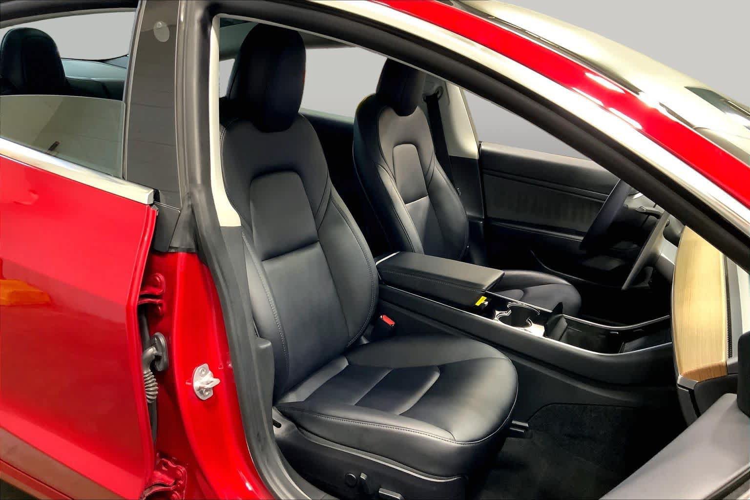 Used 2020 Tesla Model 3 Standard Range RWD image 8