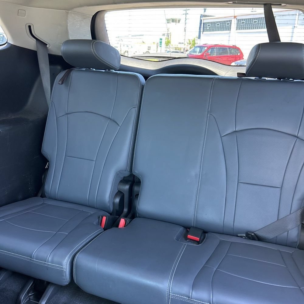 Used 2018 Buick Enclave Essence AWD/4WD image 19