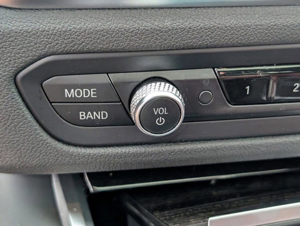 Used 2022 BMW 330i Sedan w/ Driving Assistance Package image 27