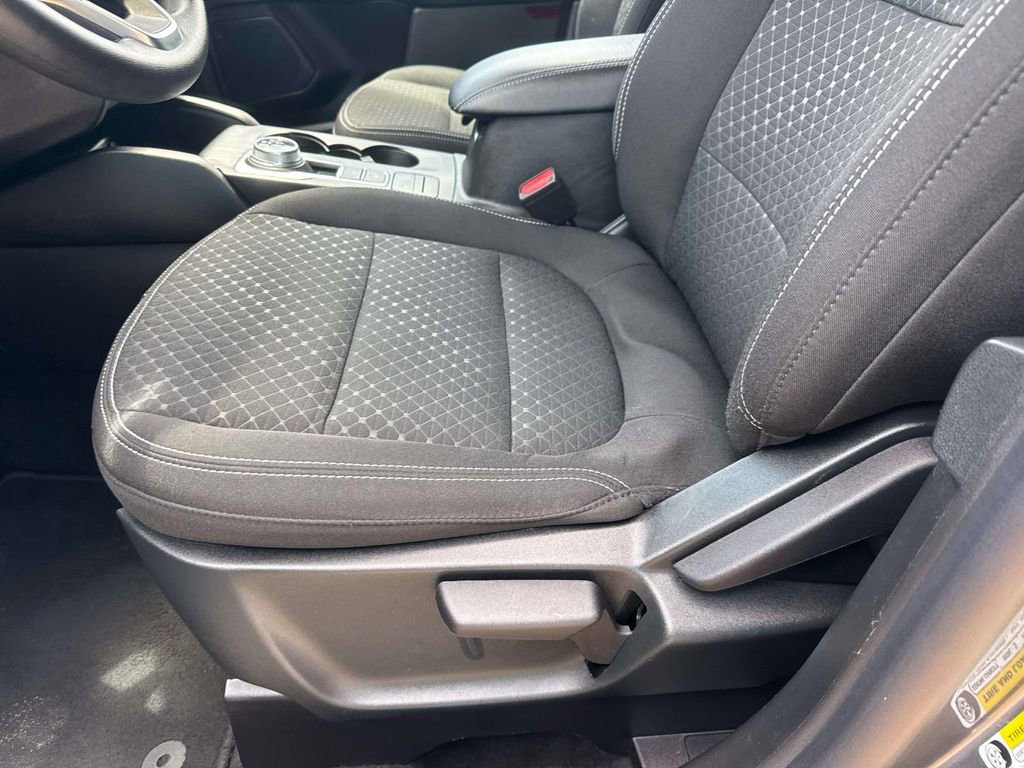 Used 2025 Ford Escape Active AWD/4WD image 17