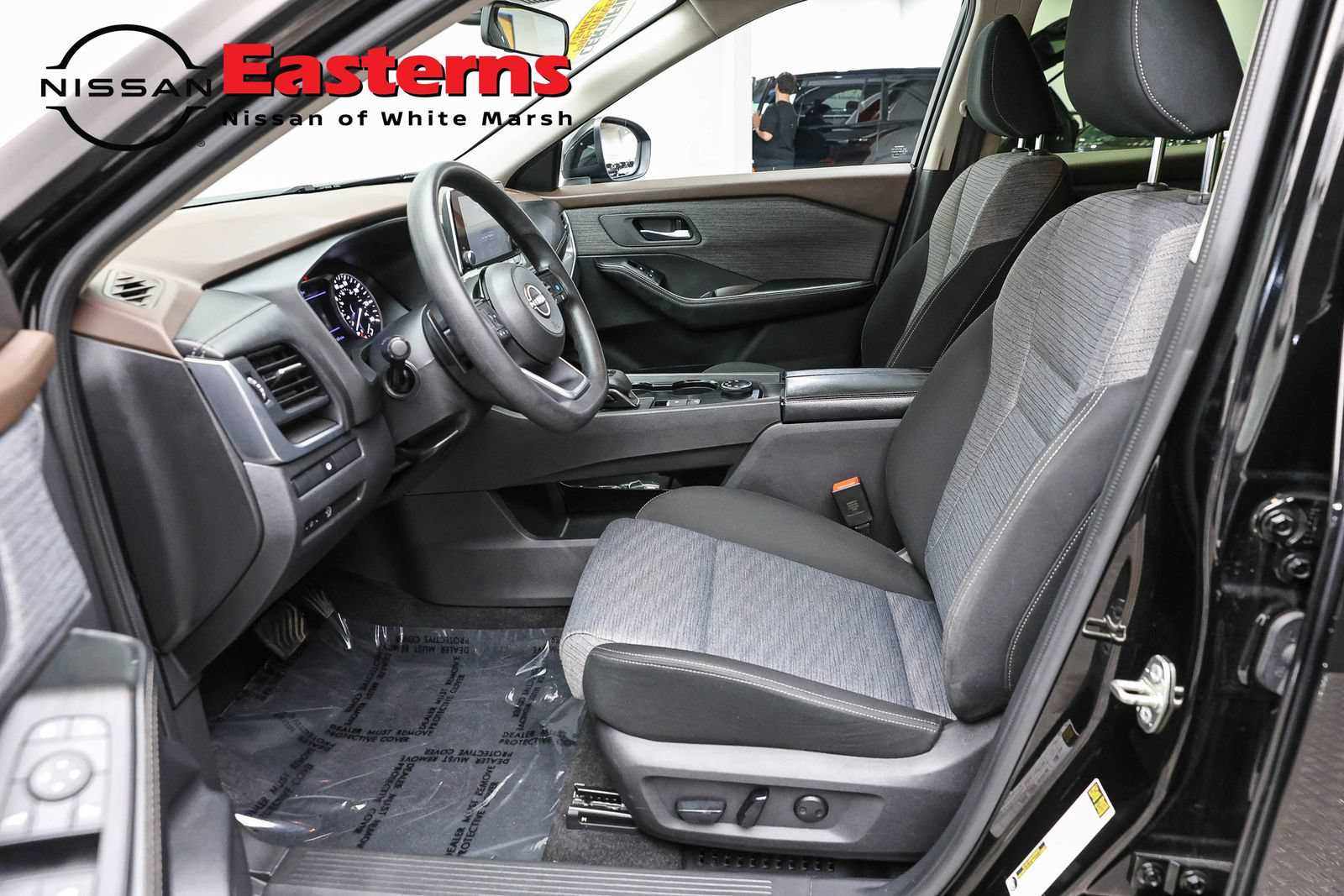 Used 2023 Nissan Rogue SV AWD/4WD image 14