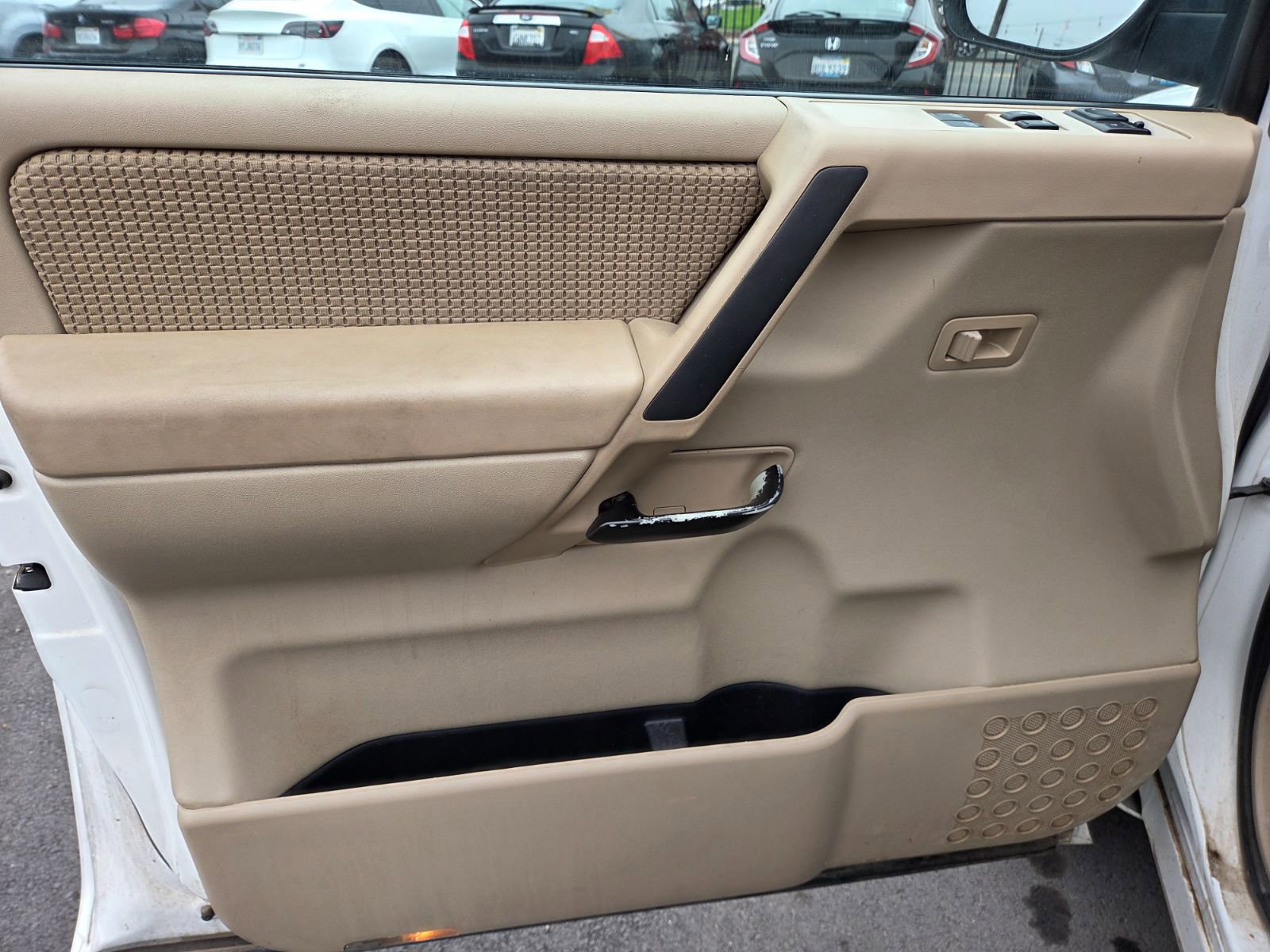 Used 2008 Nissan Titan SE image 7