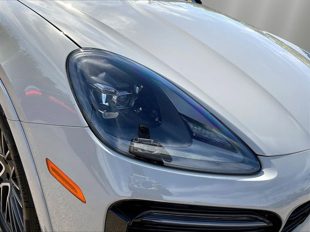 Used 2022 Porsche Cayenne GTS AWD/4WD image 31
