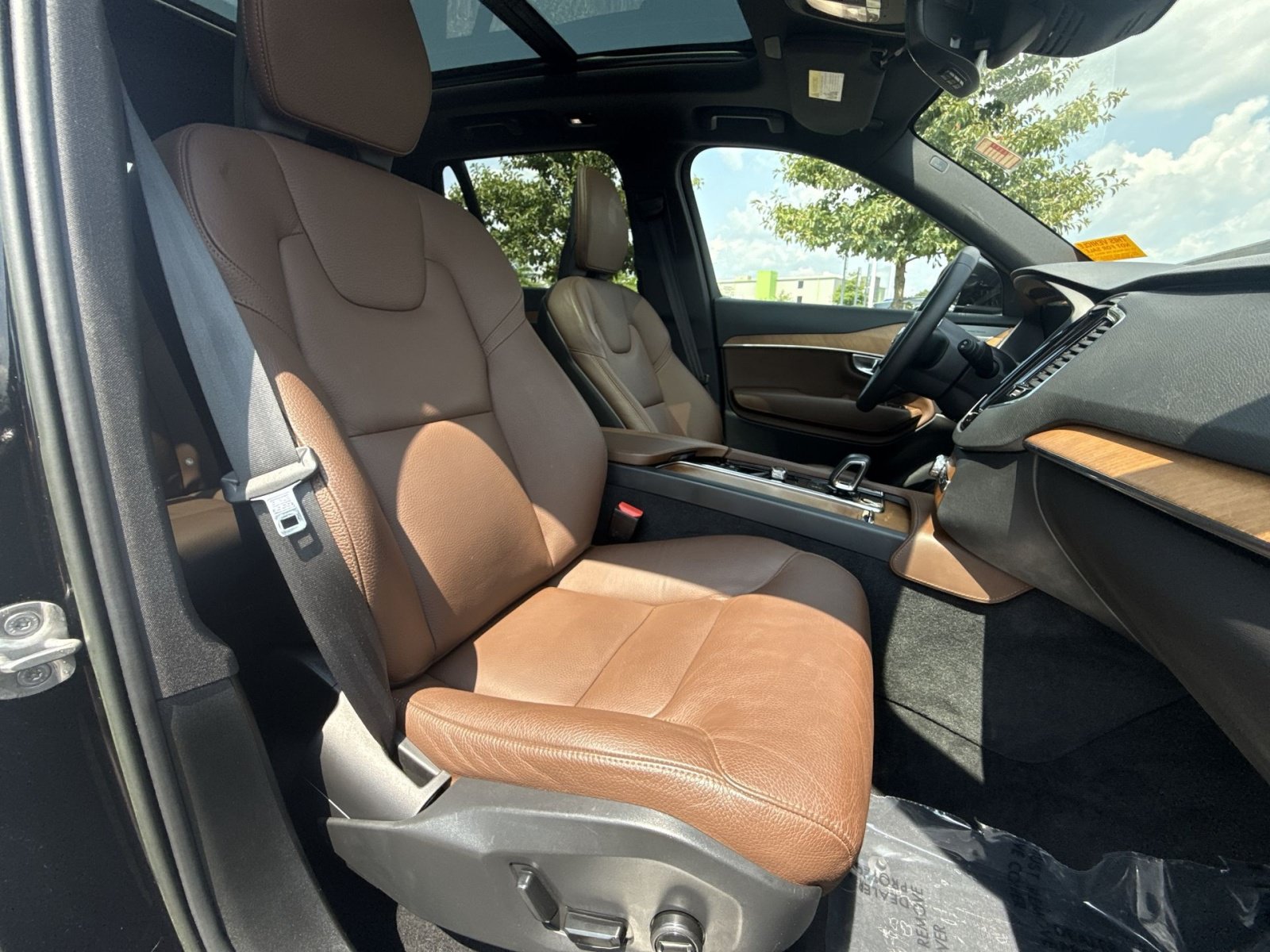 Used 2023 Volvo XC90 B6 Plus w/ Protection Package Premier AWD/4WD image 28